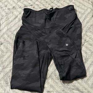 Lululemon Run Base Pace Legging in Black Camo 25L